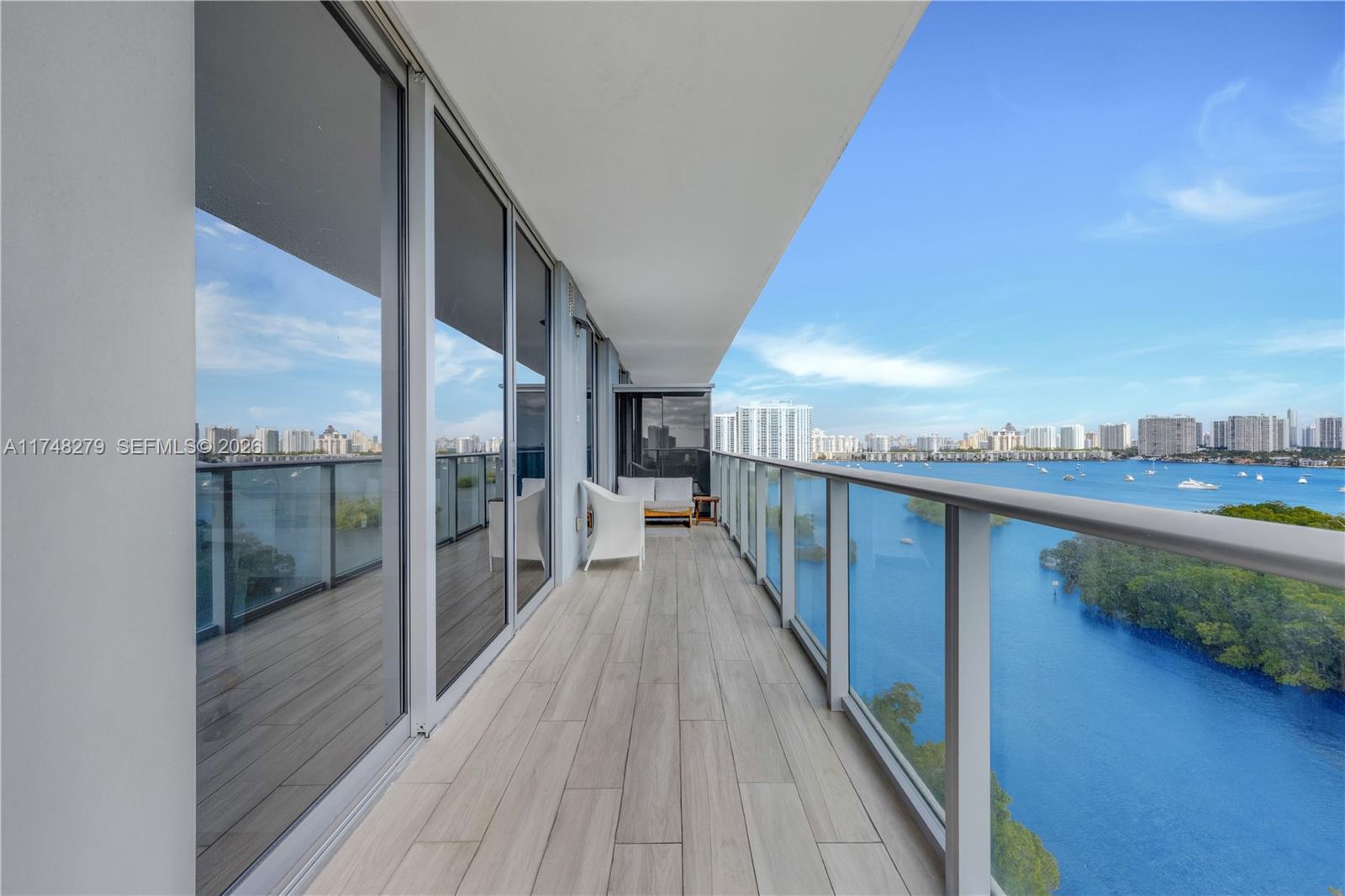 THE HARBOUR SOUTH CONDO - Residential