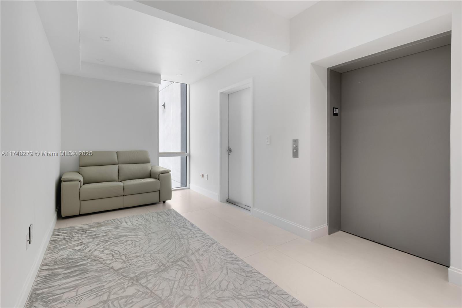 THE HARBOUR SOUTH CONDO - Residential