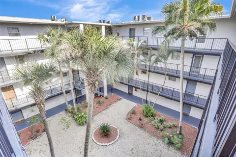 2860 Somerset Dr Unit 409K, Lauderdale Lakes, FL 33311 - MLS#: A11737655