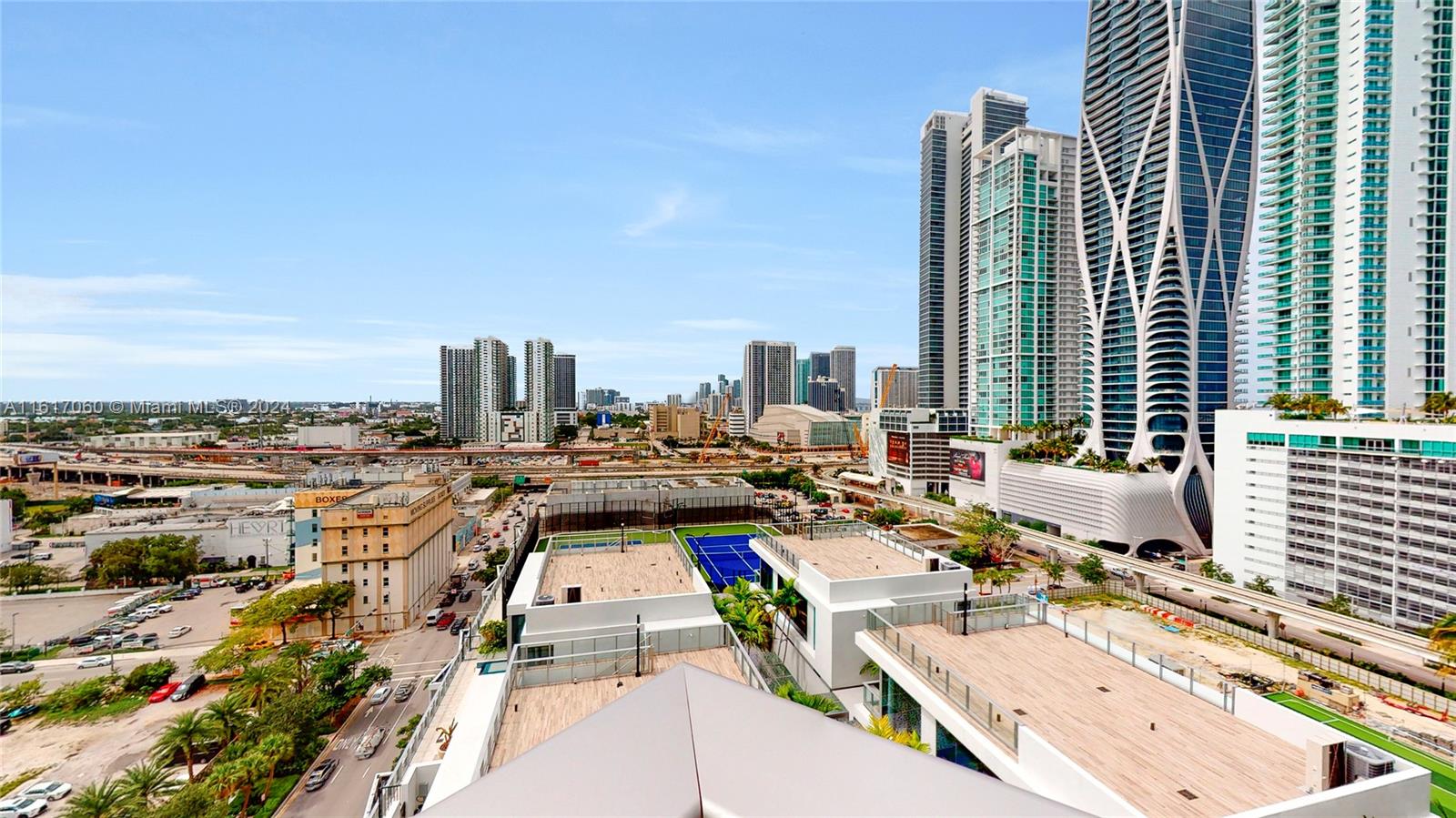 PARAMOUNT MIAMI WORLDCENT - Residential Lease