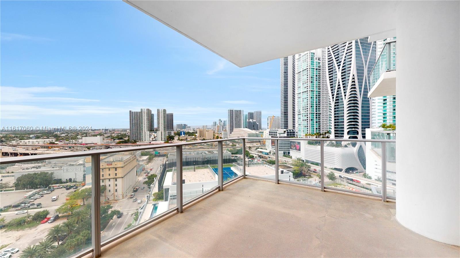 PARAMOUNT MIAMI WORLDCENT - Residential Lease
