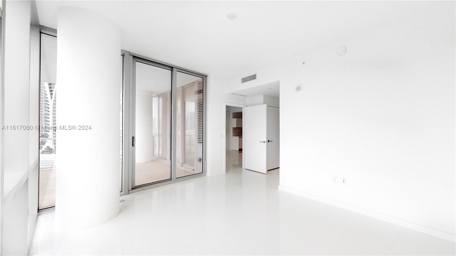 PARAMOUNT MIAMI WORLDCENT - Residential Lease
