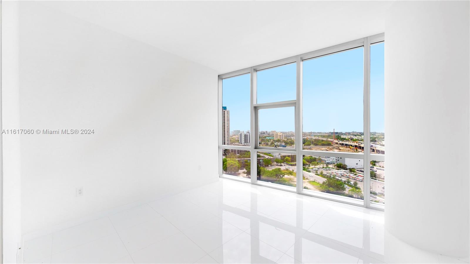 PARAMOUNT MIAMI WORLDCENT - Residential Lease