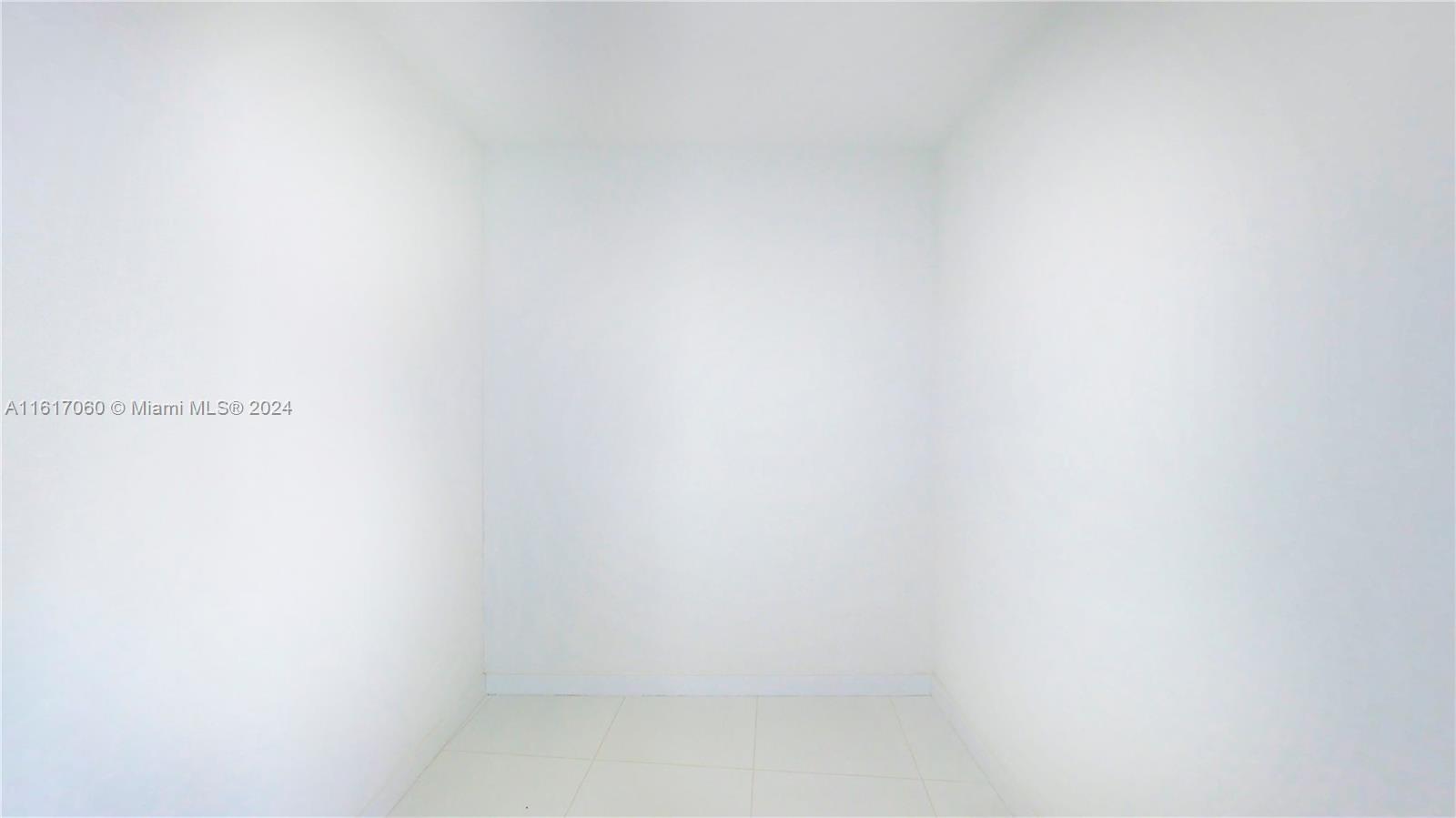 PARAMOUNT MIAMI WORLDCENT - Residential Lease