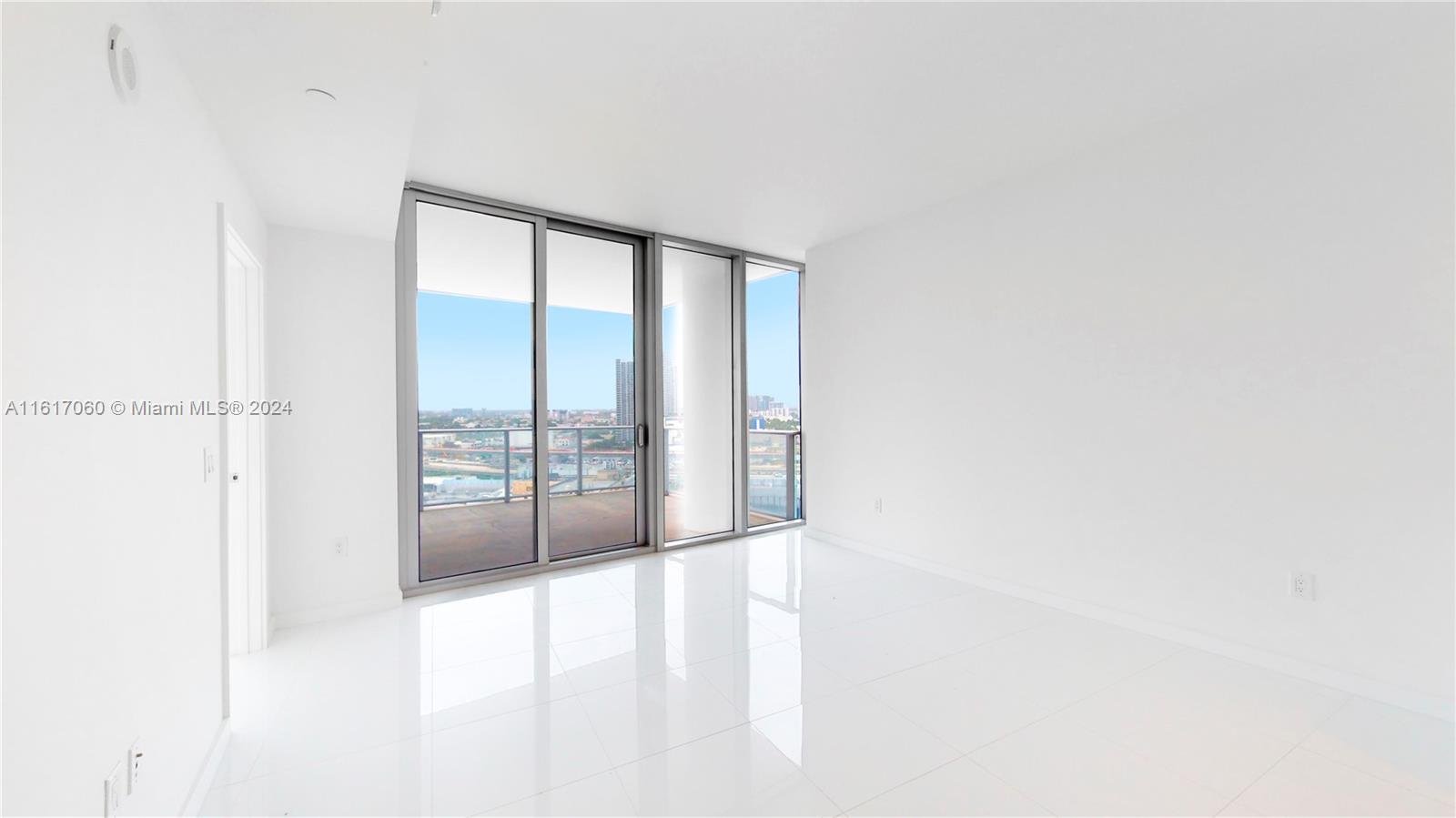 PARAMOUNT MIAMI WORLDCENT - Residential Lease