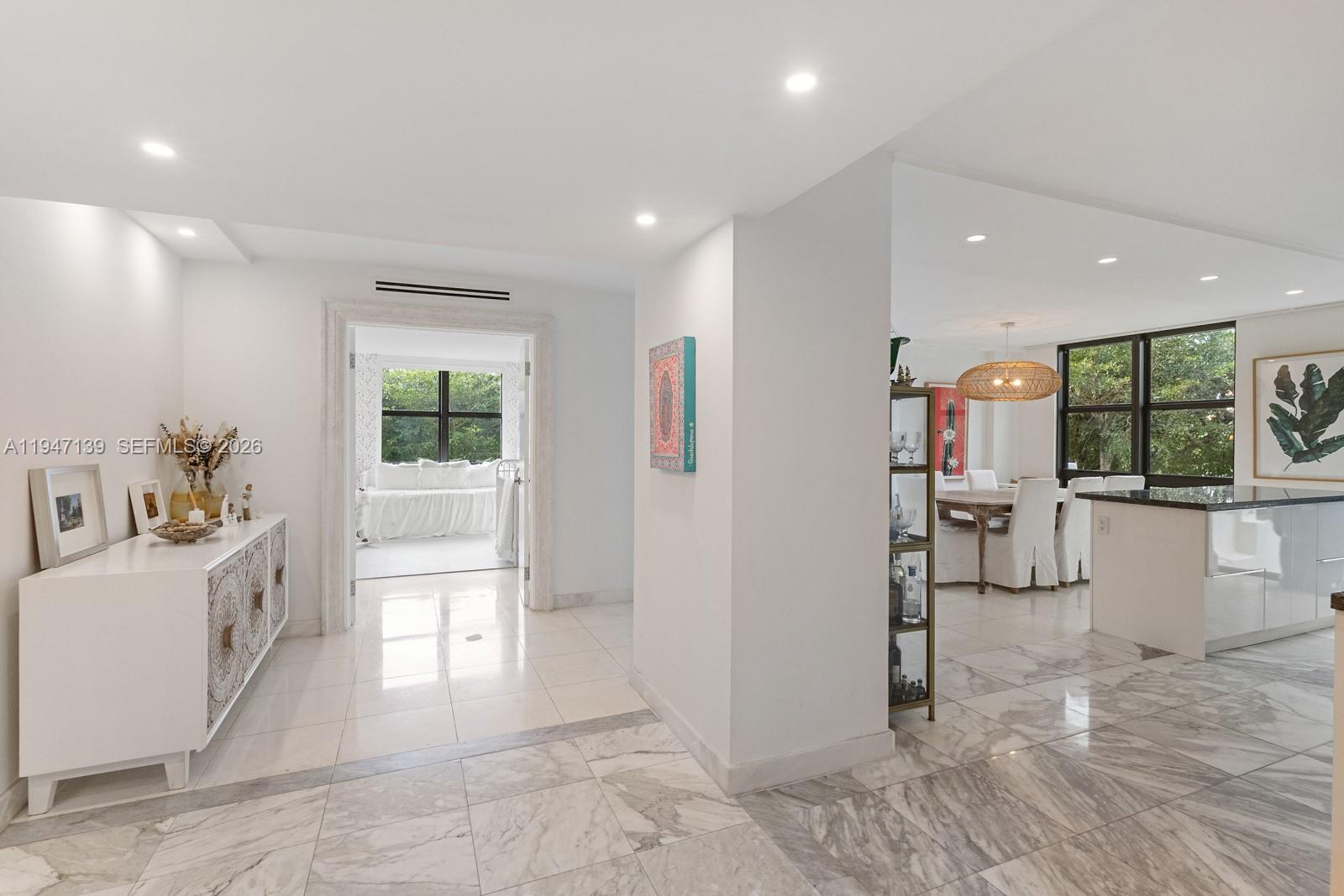 TOWERS OF KEY BISCAYNE CO - Residential