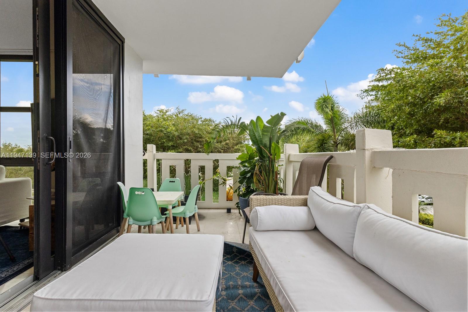 TOWERS OF KEY BISCAYNE CO - Residential