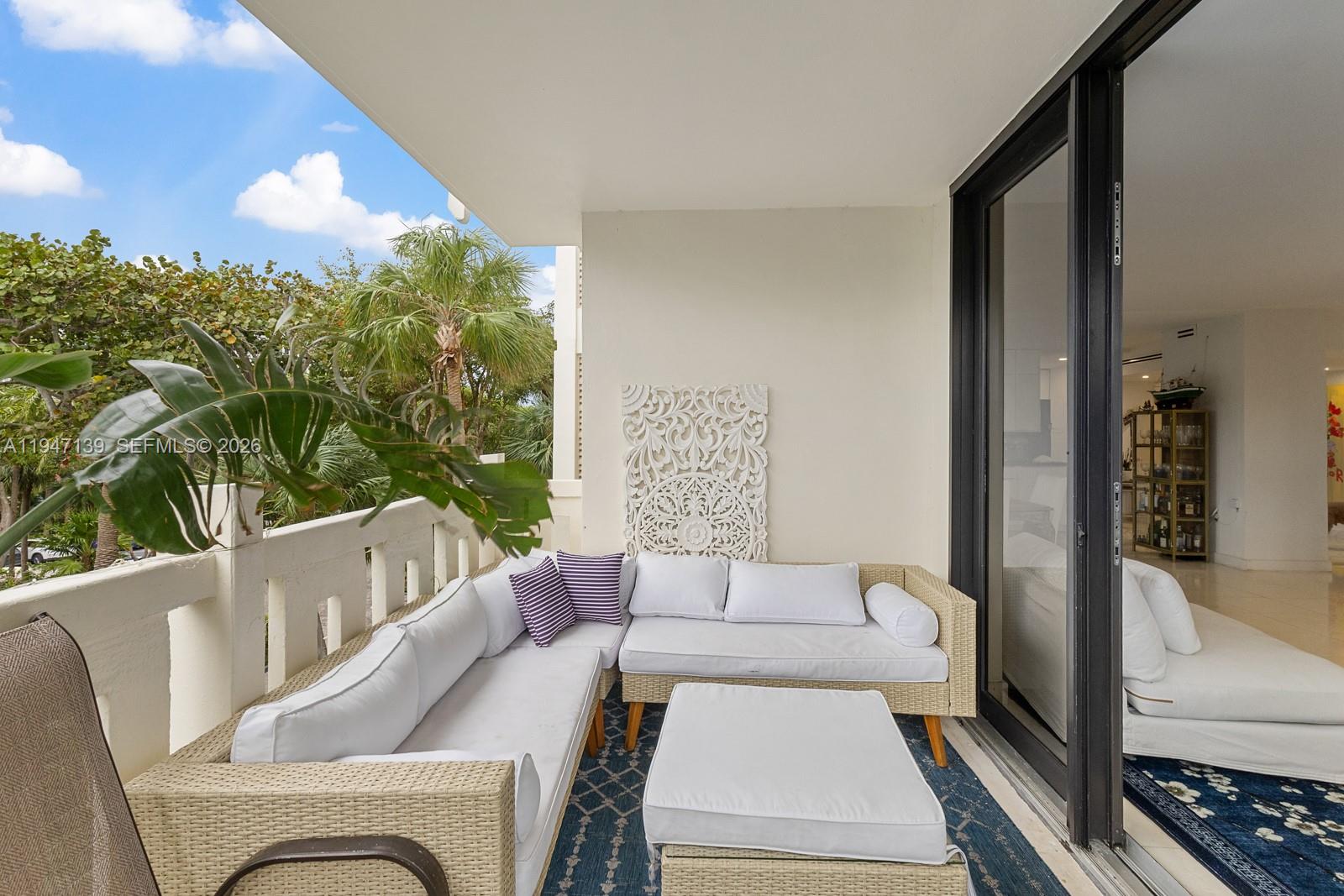 TOWERS OF KEY BISCAYNE CO - Residential