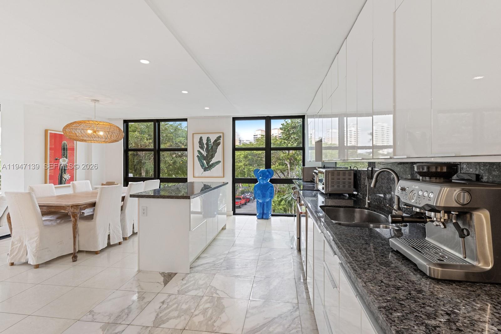 TOWERS OF KEY BISCAYNE CO - Residential