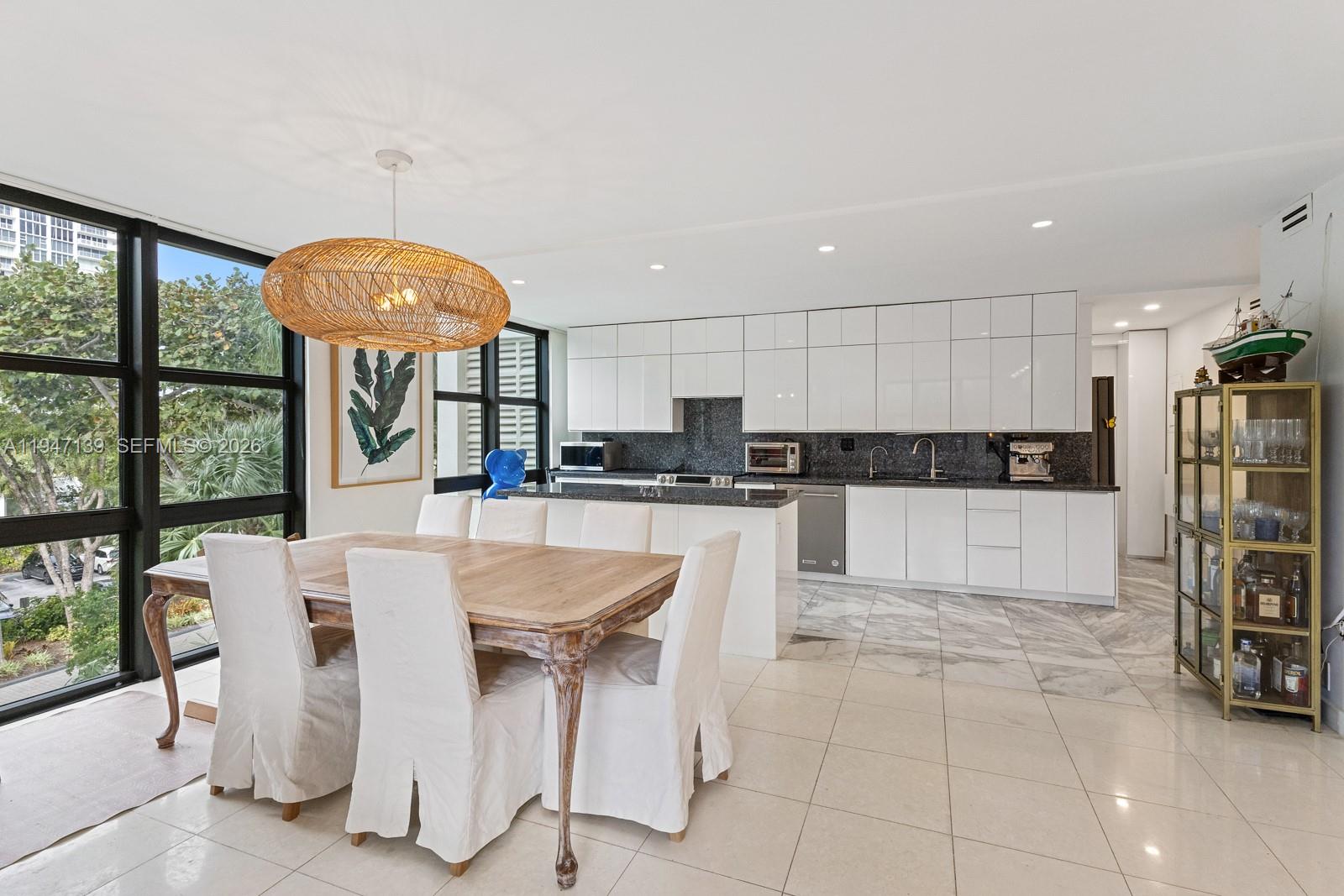 TOWERS OF KEY BISCAYNE CO - Residential