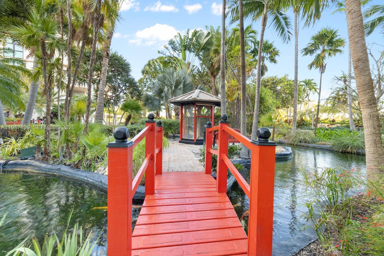 TOWERS OF KEY BISCAYNE CO - Residential