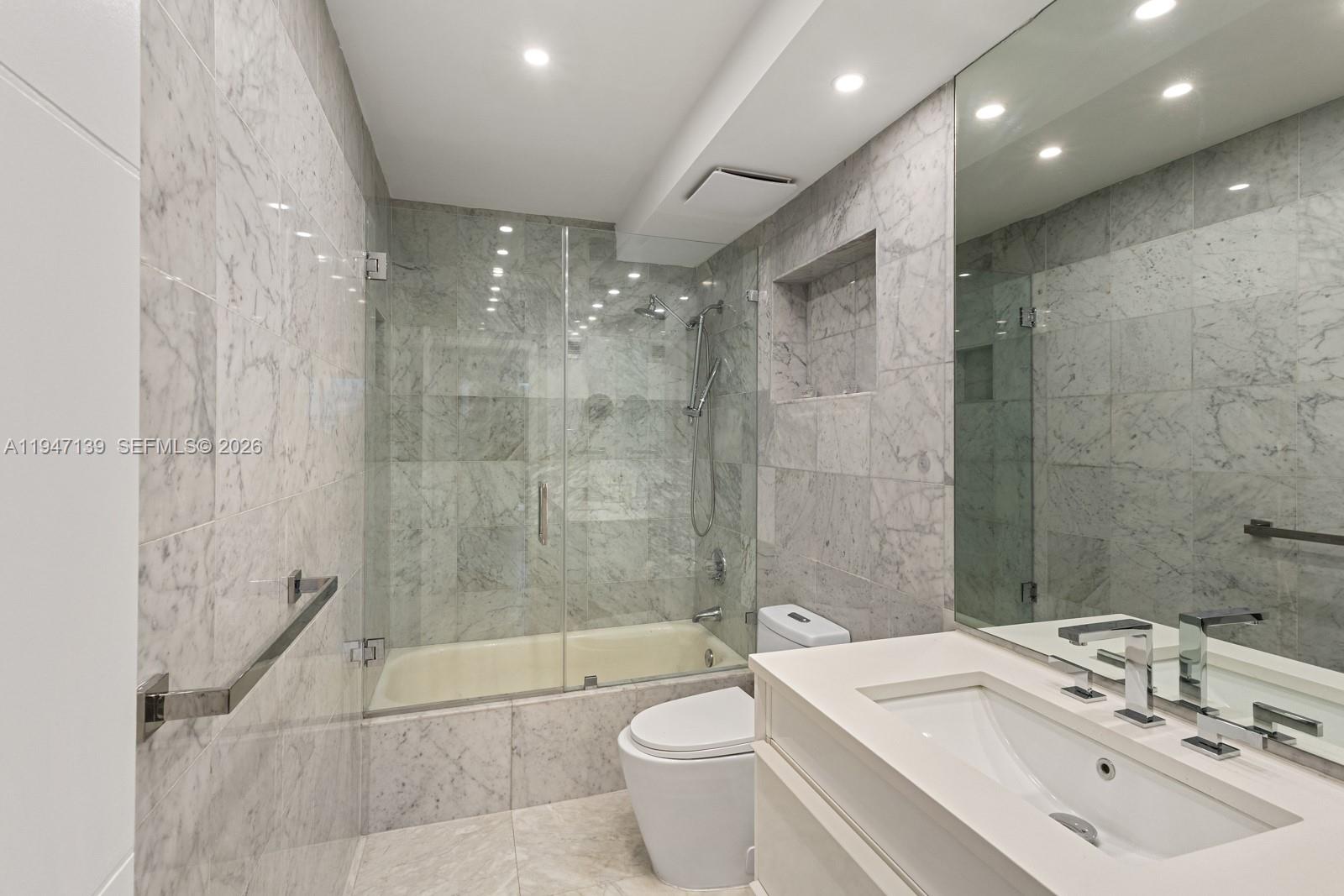 TOWERS OF KEY BISCAYNE CO - Residential