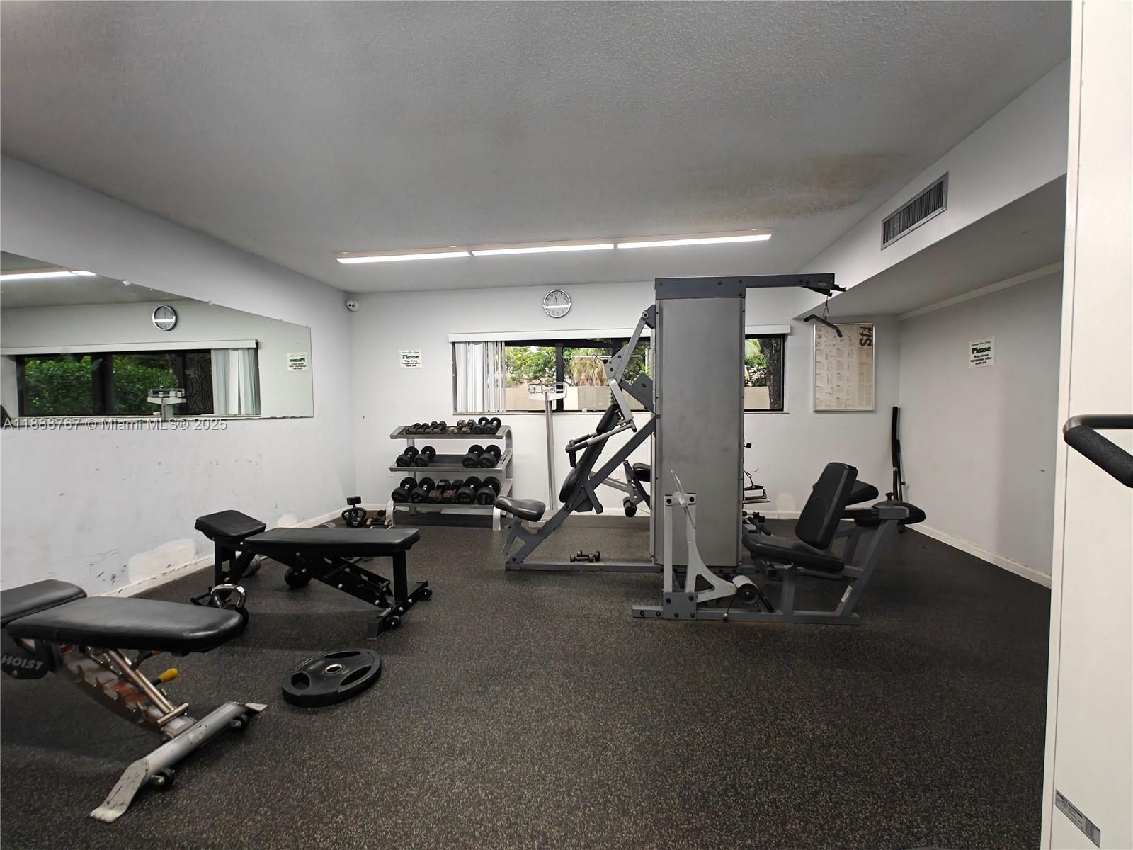 SUMMERTREE VILG CALIF CL - Residential