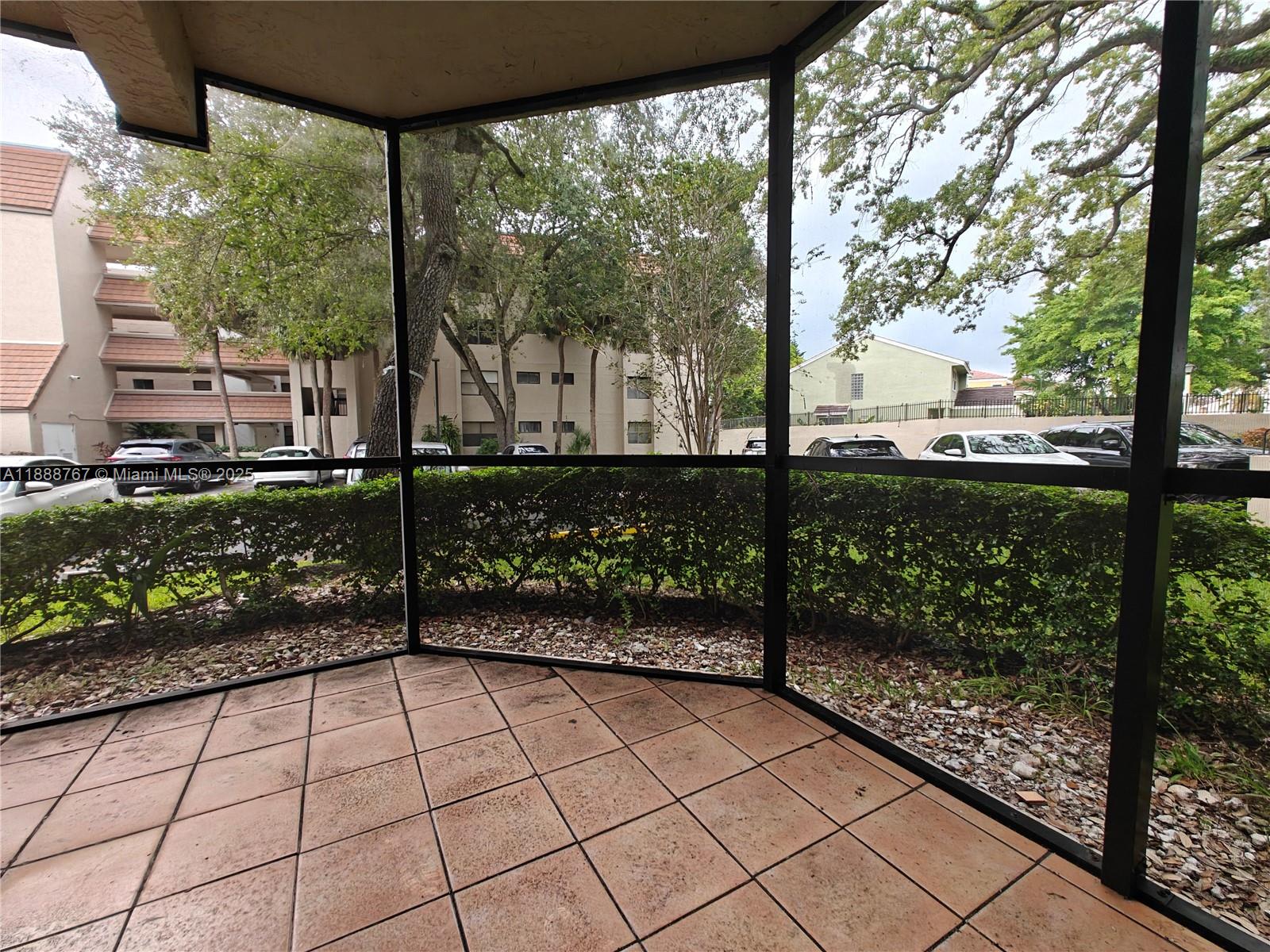 SUMMERTREE VILG CALIF CL - Residential