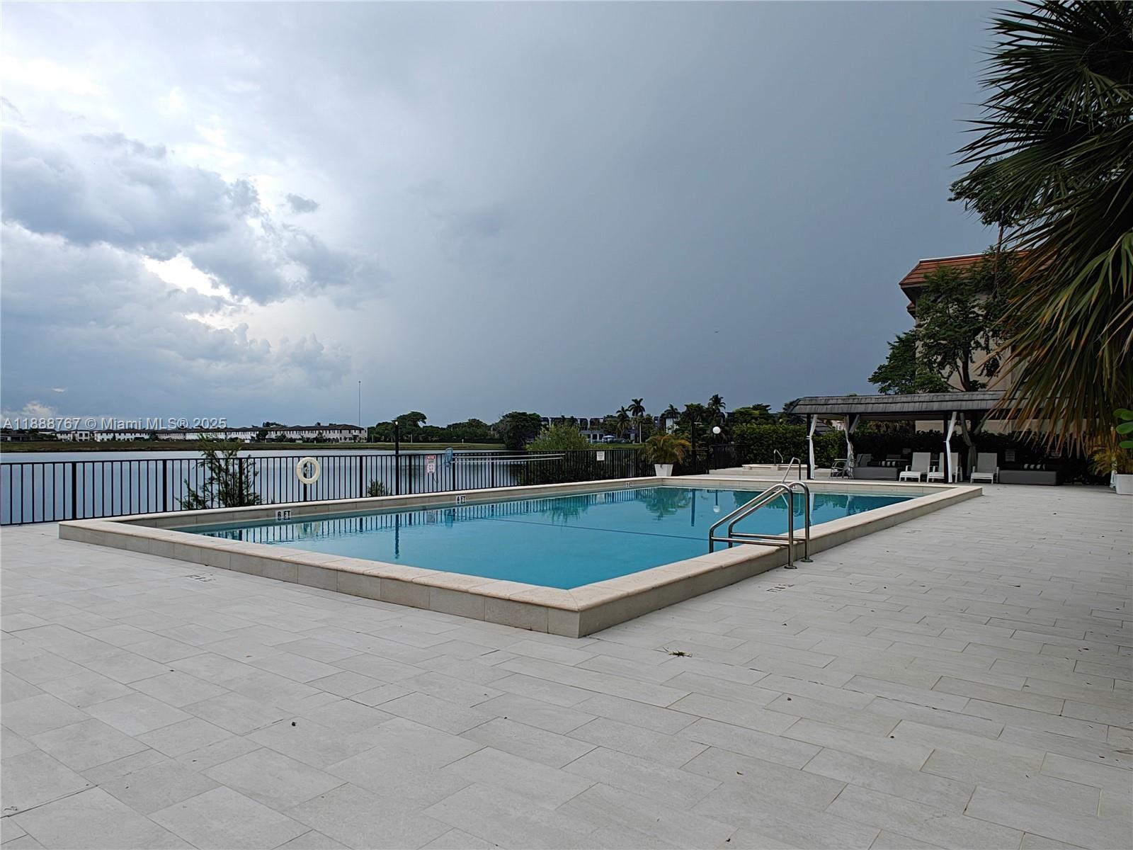 SUMMERTREE VILG CALIF CL - Residential