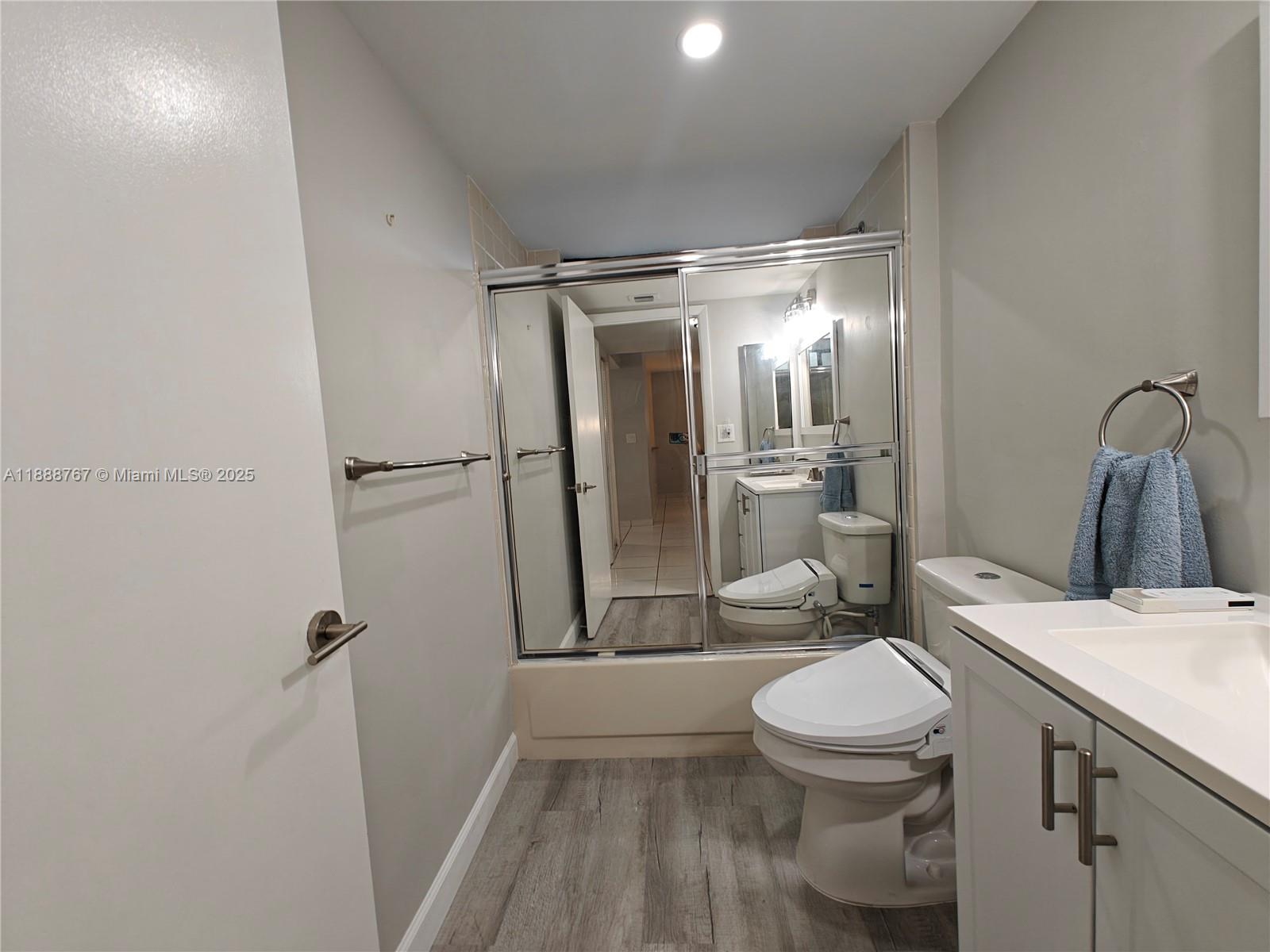 SUMMERTREE VILG CALIF CL - Residential