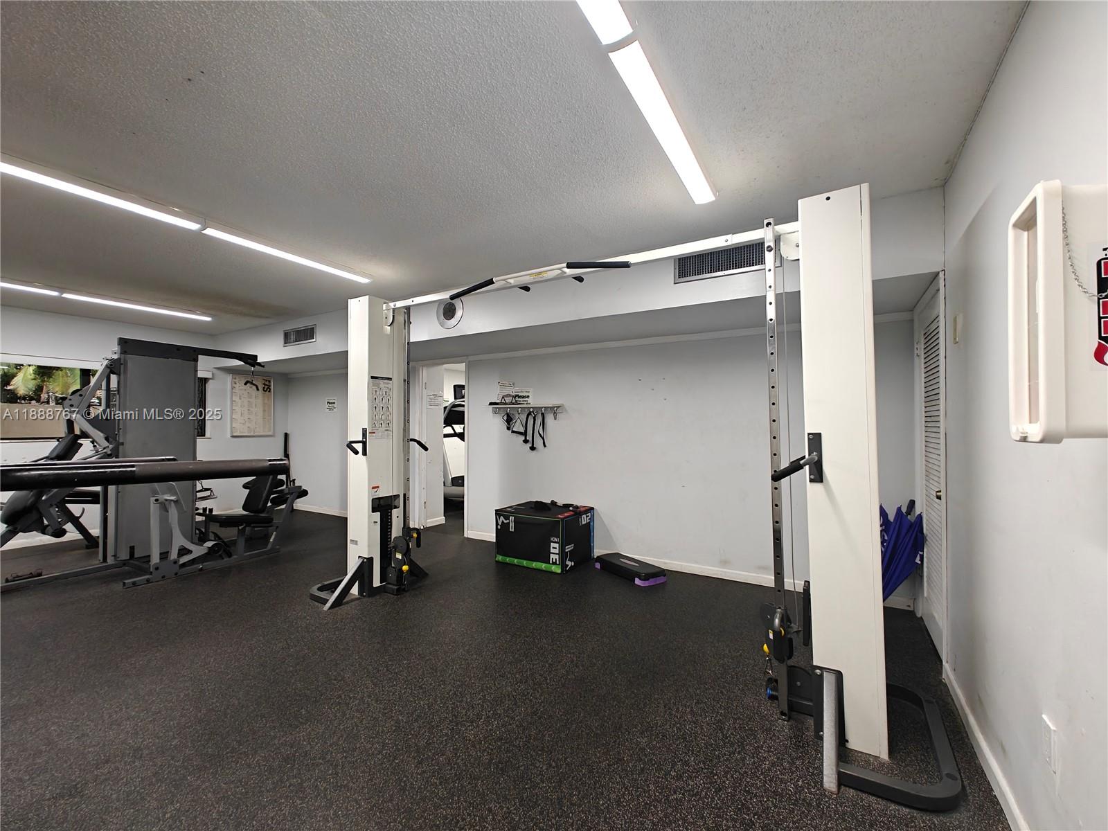 SUMMERTREE VILG CALIF CL - Residential