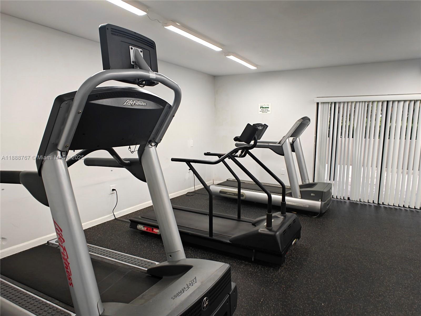 SUMMERTREE VILG CALIF CL - Residential