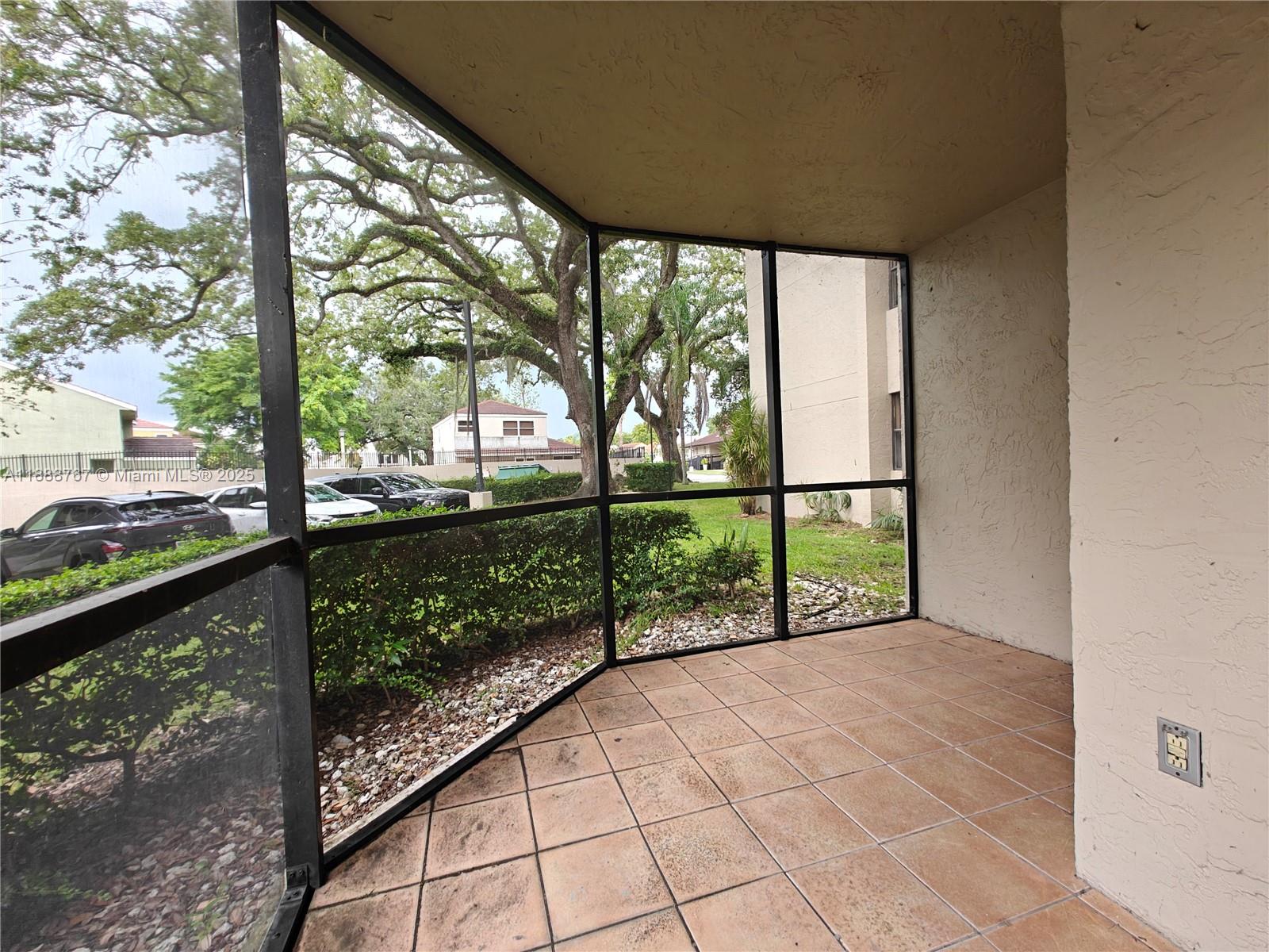 SUMMERTREE VILG CALIF CL - Residential