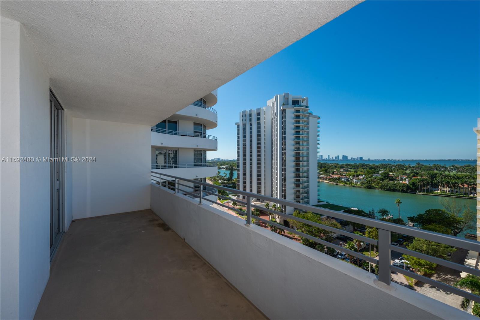 Property for Sale at 5555 Collins Ave 14U, Miami Beach, Miami-Dade County, Florida - Bedrooms: 2 
Bathrooms: 2  - $399,000