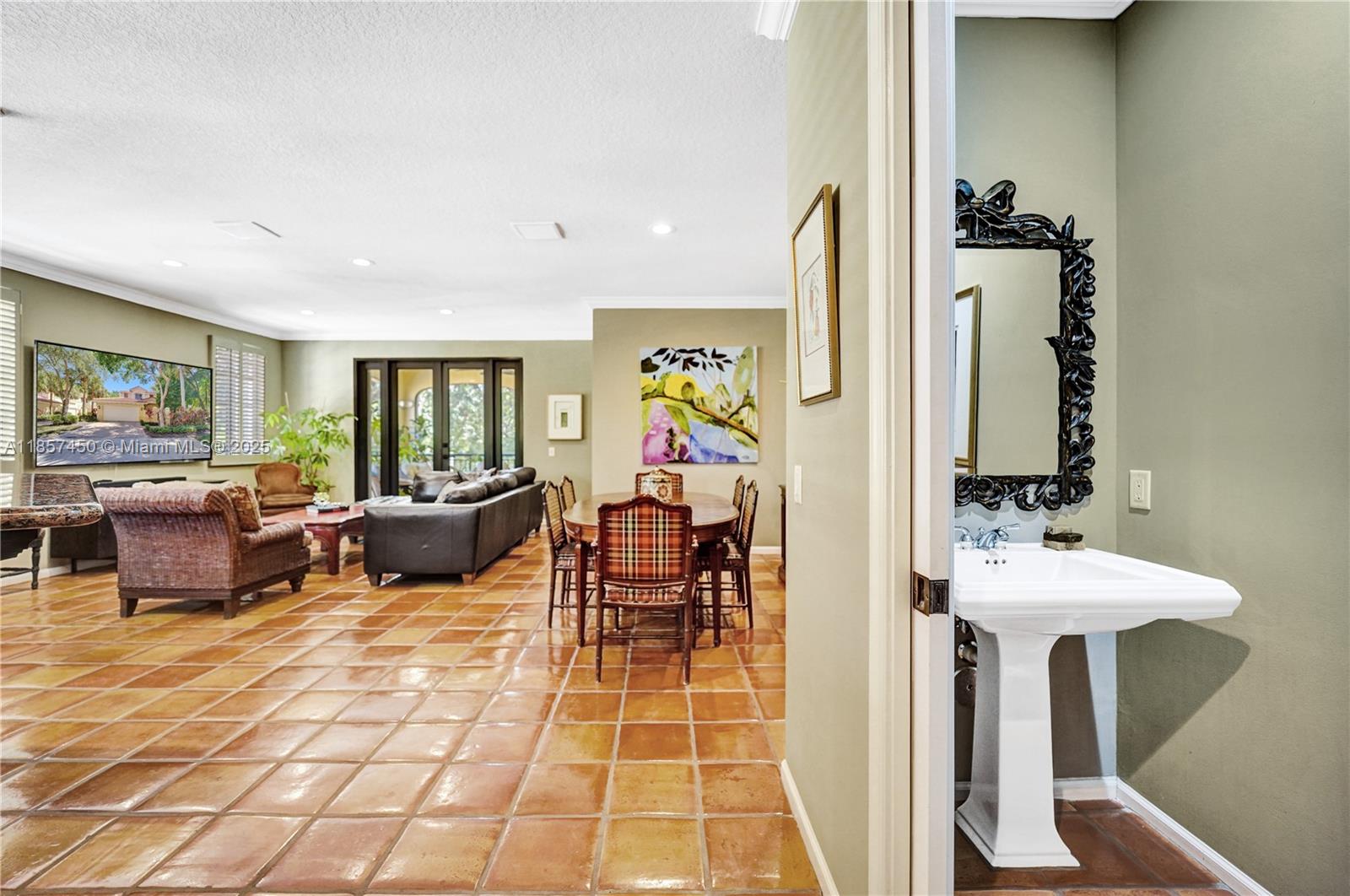 MARIPOSA POINTE AT WESTON - Residential