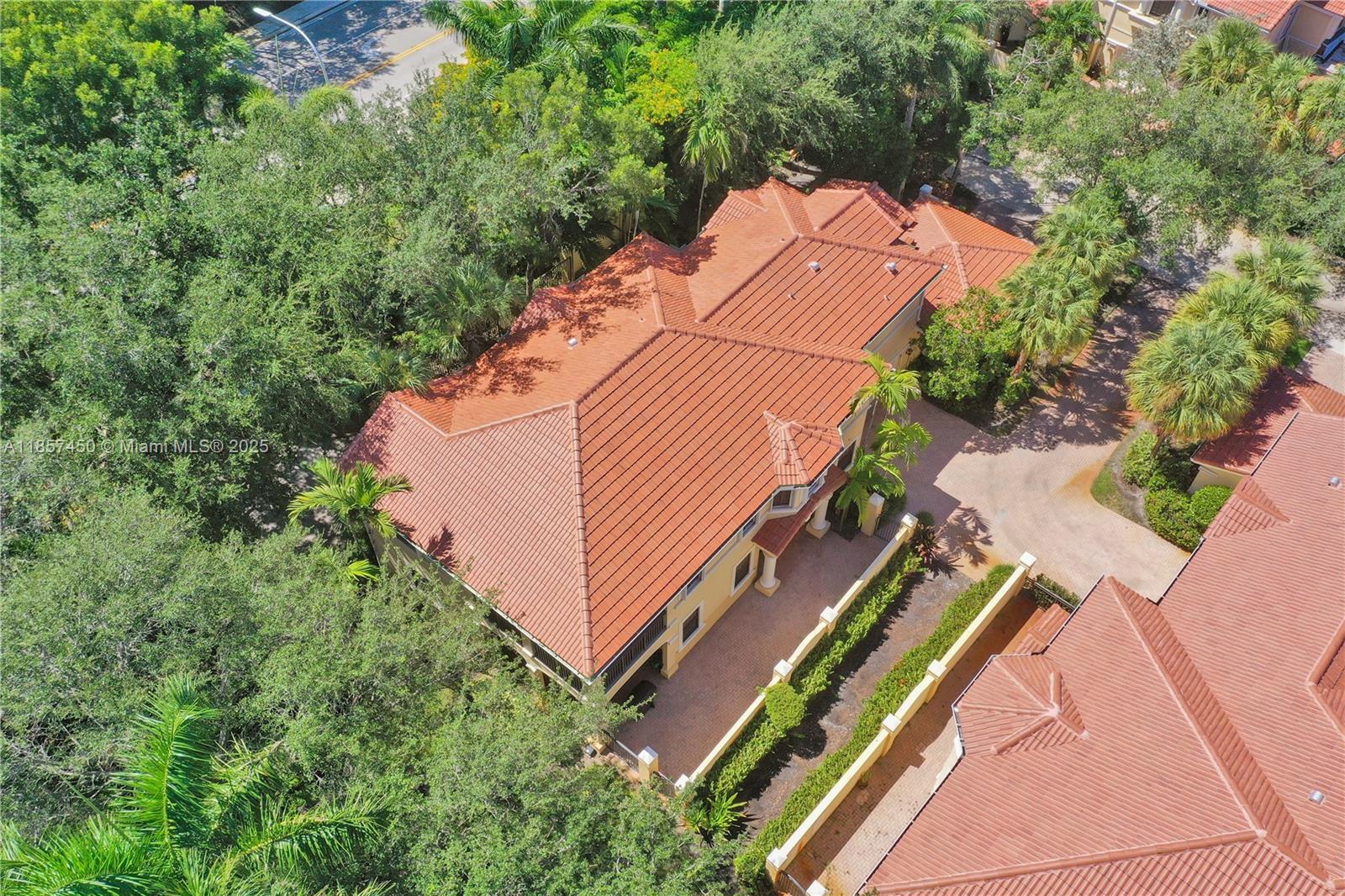 MARIPOSA POINTE AT WESTON - Residential