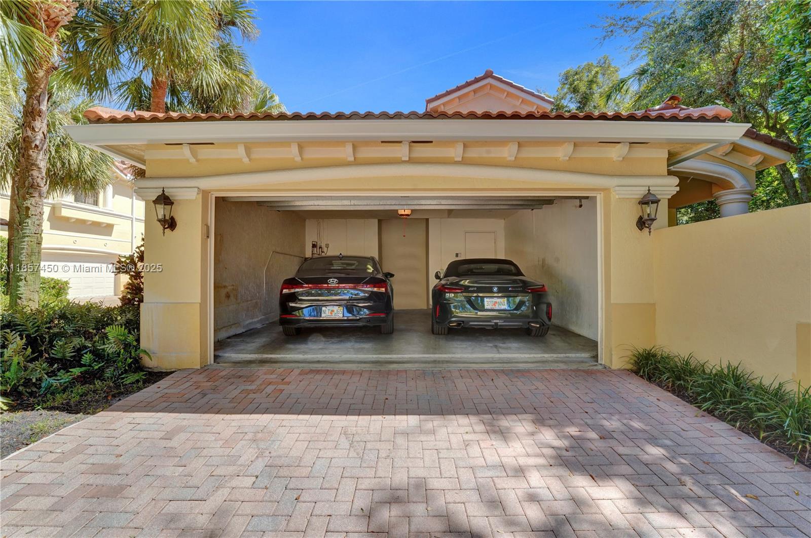 MARIPOSA POINTE AT WESTON - Residential