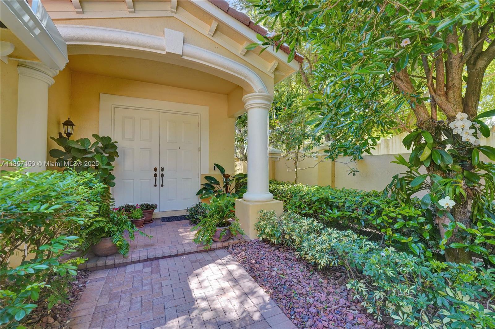 MARIPOSA POINTE AT WESTON - Residential