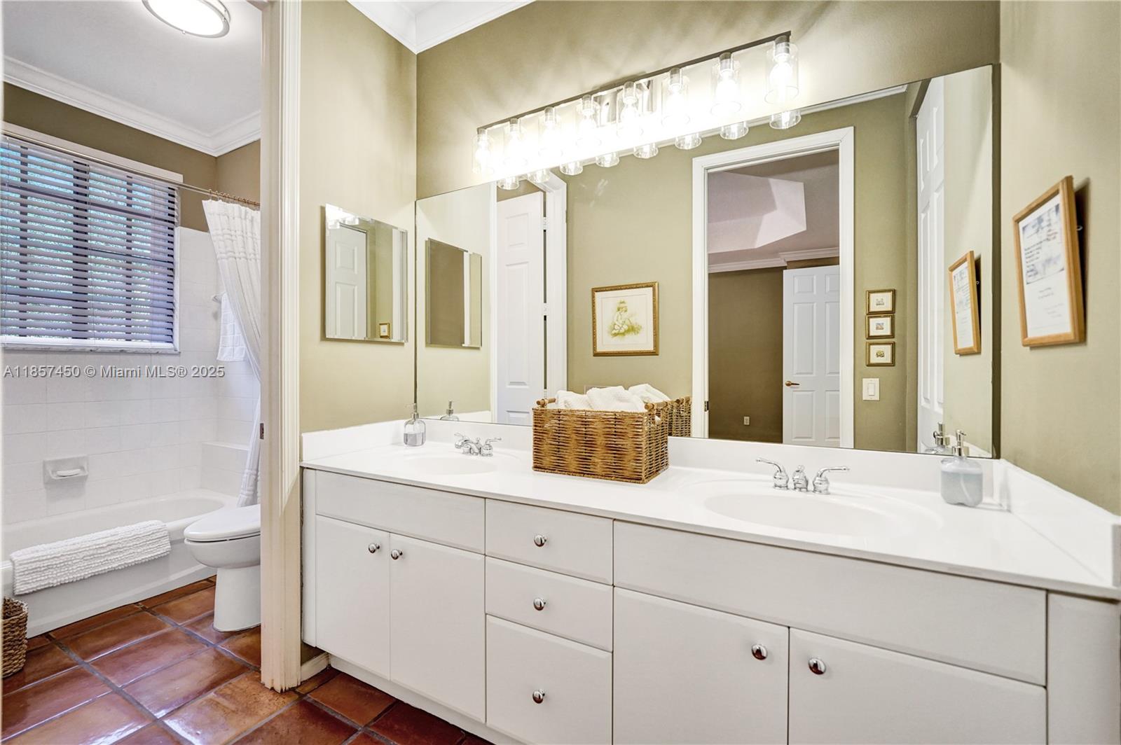 MARIPOSA POINTE AT WESTON - Residential