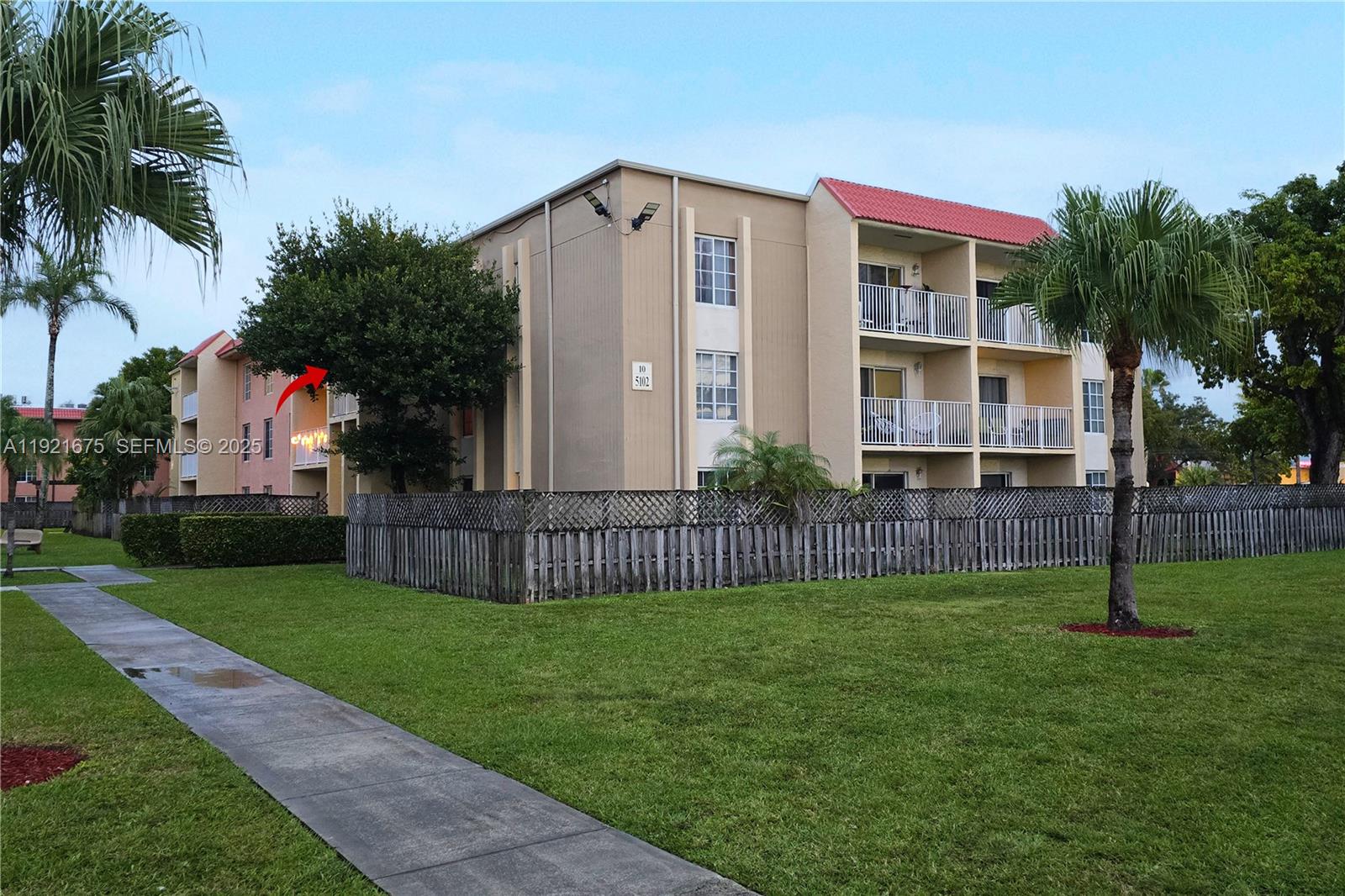 DORAL GARDENS II CONDO - Residential Lease