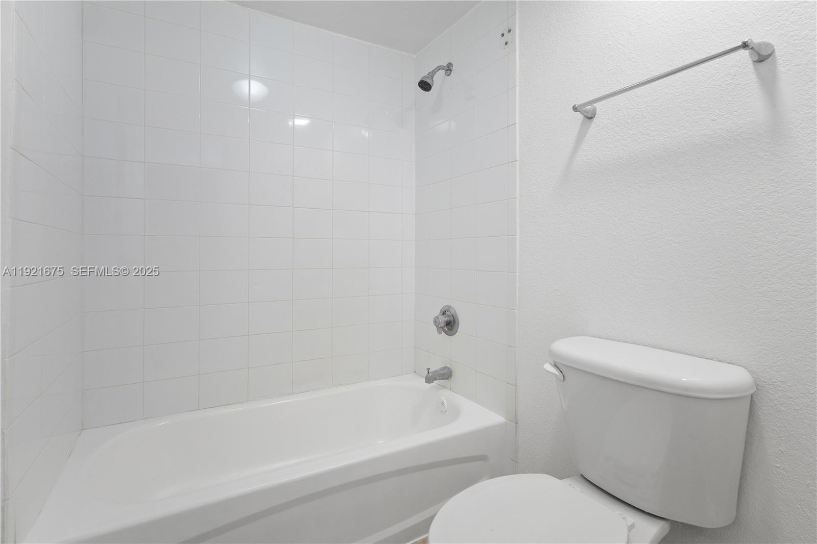 DORAL GARDENS II CONDO - Residential Lease