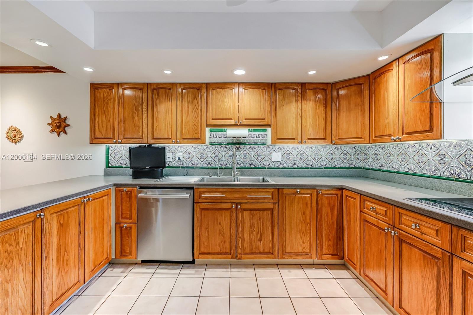 MIAMI SHORES SEC 3 - Residential