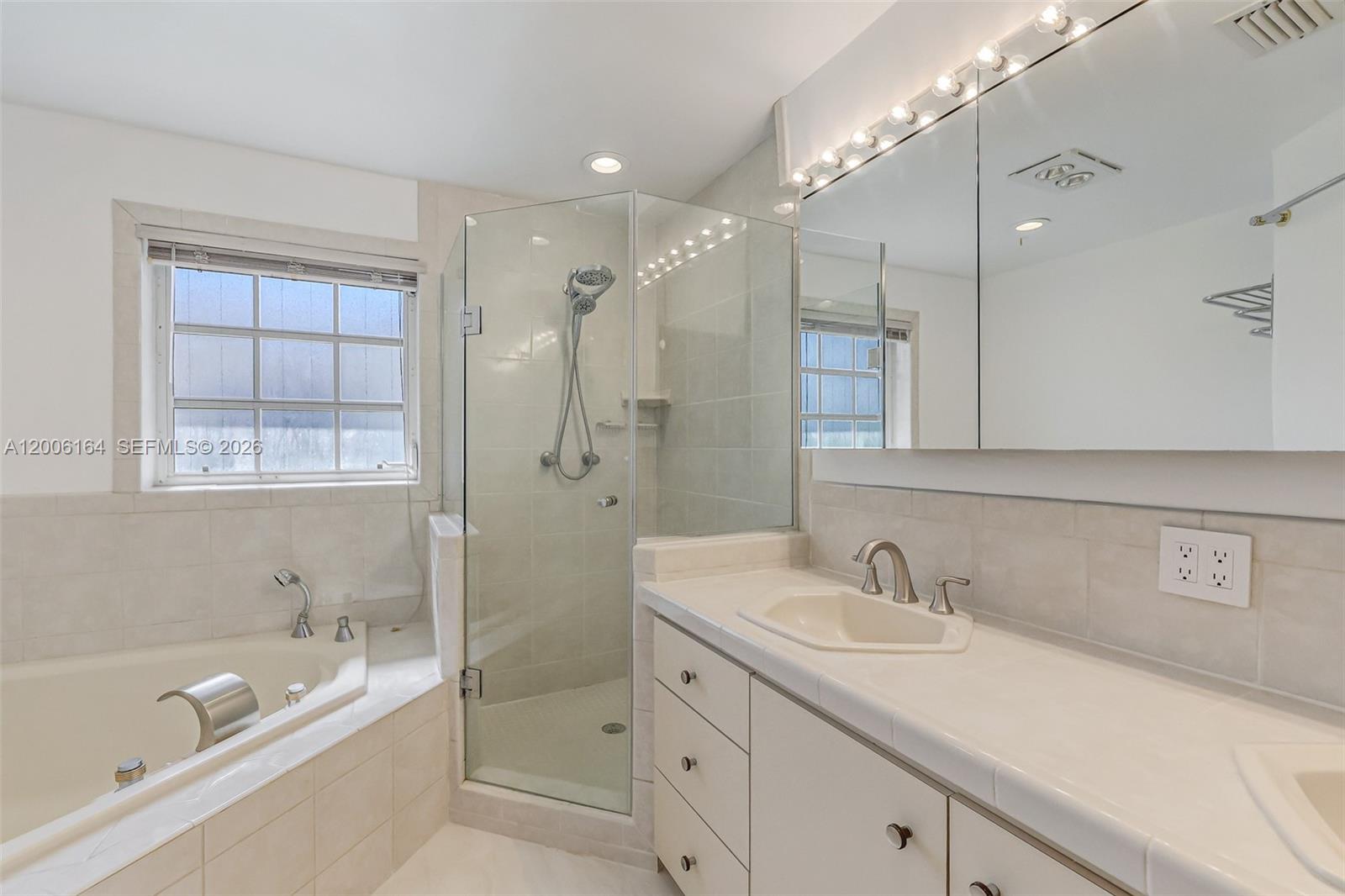 MIAMI SHORES SEC 3 - Residential