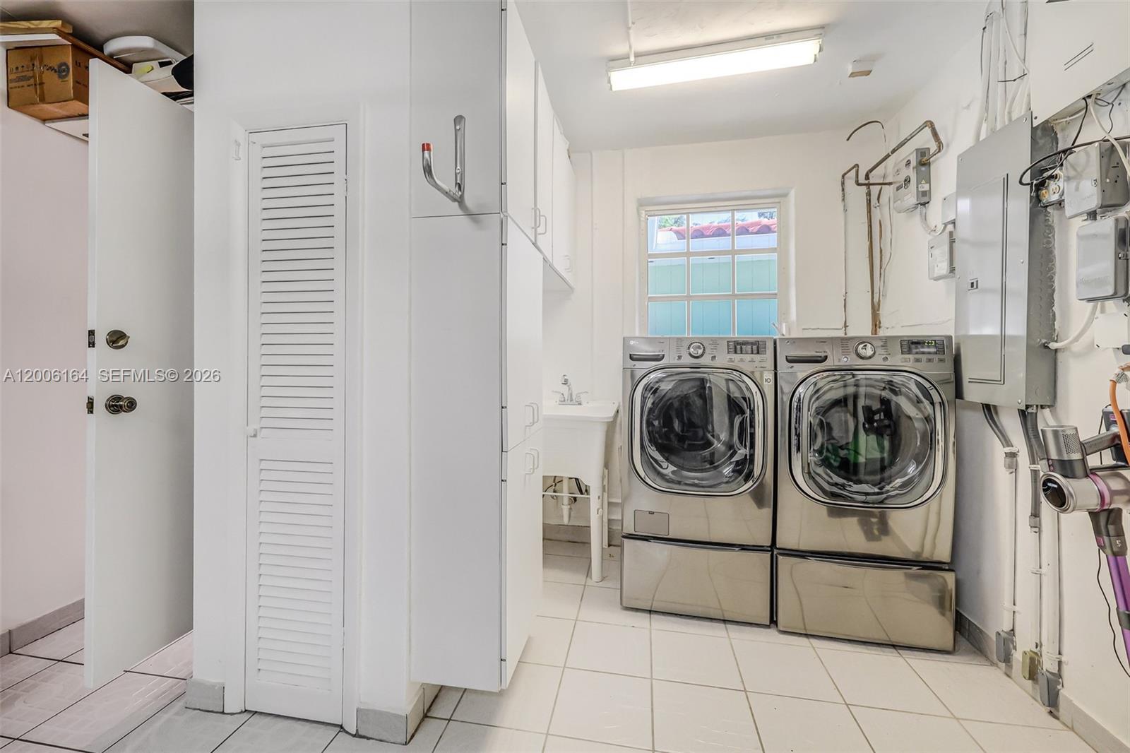 MIAMI SHORES SEC 3 - Residential