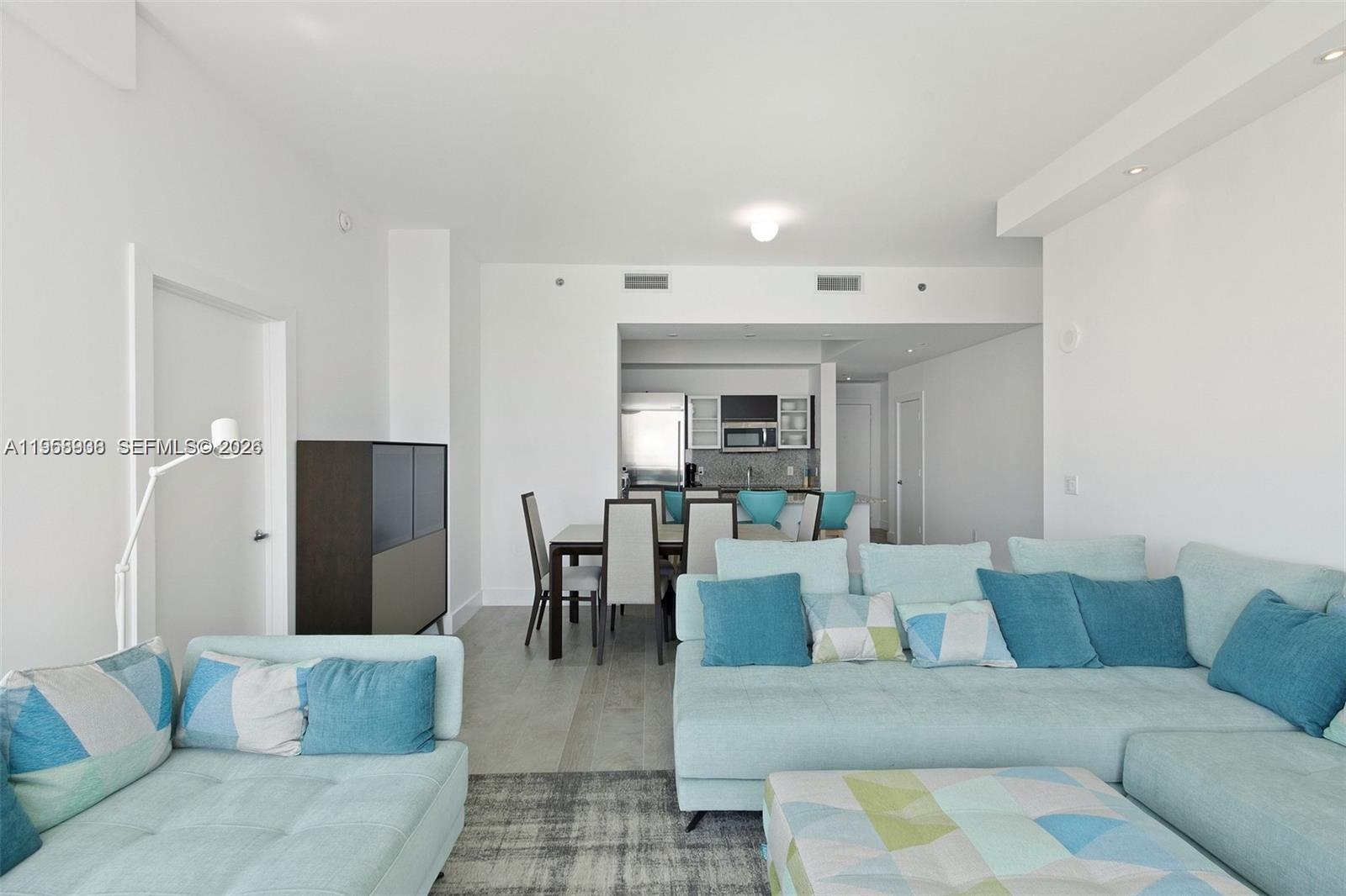 THE PLAZA 851 BRICKELL CO - Residential Lease