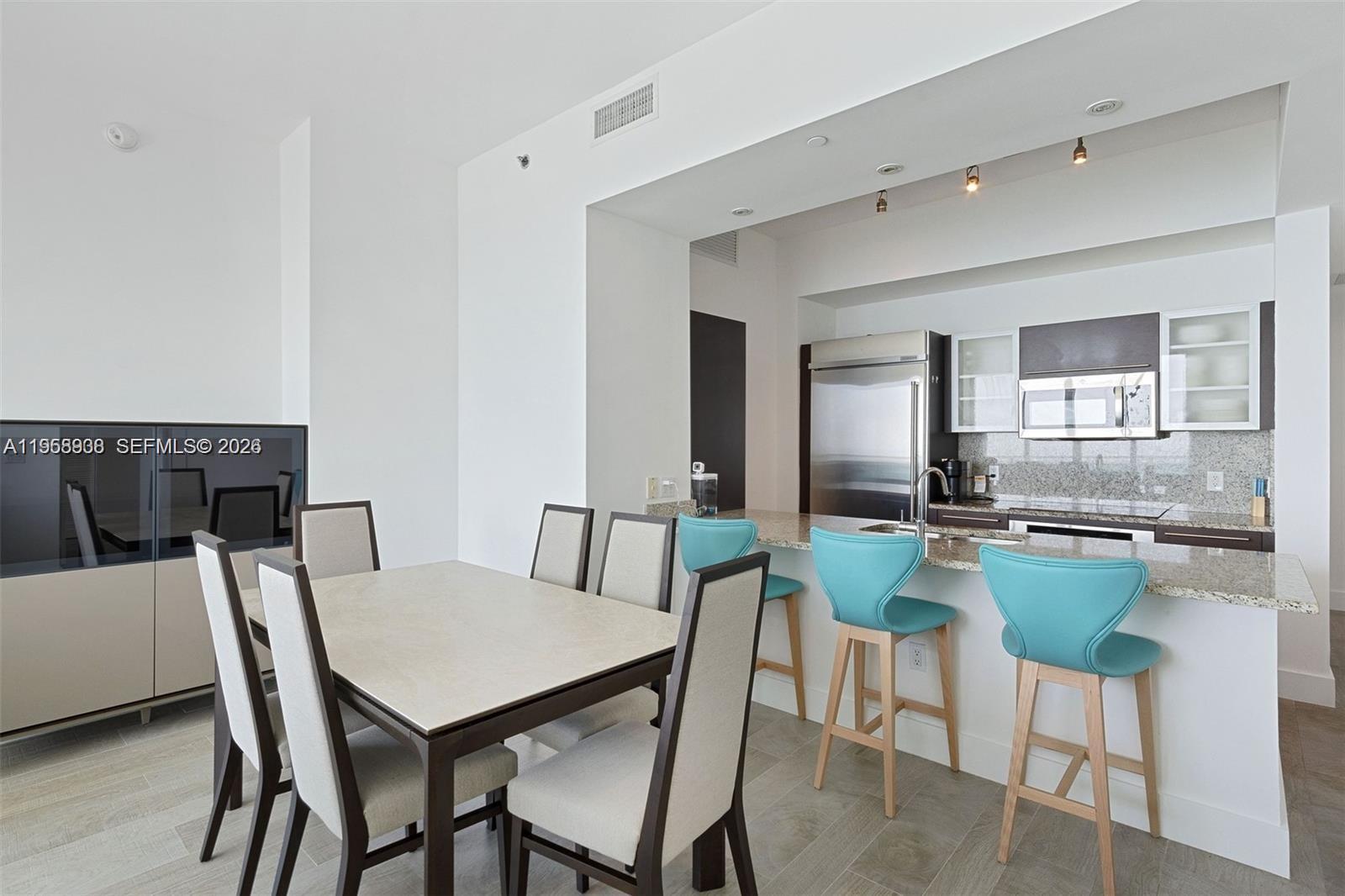 THE PLAZA 851 BRICKELL CO - Residential Lease