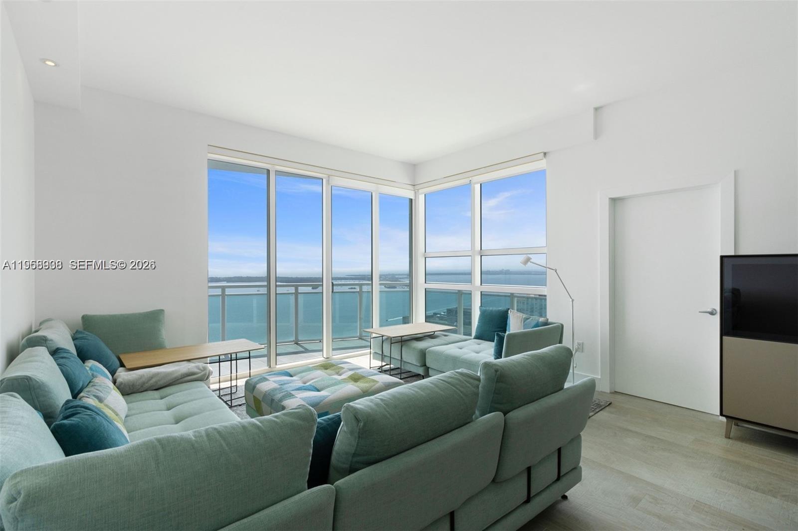 THE PLAZA 851 BRICKELL CO - Residential Lease