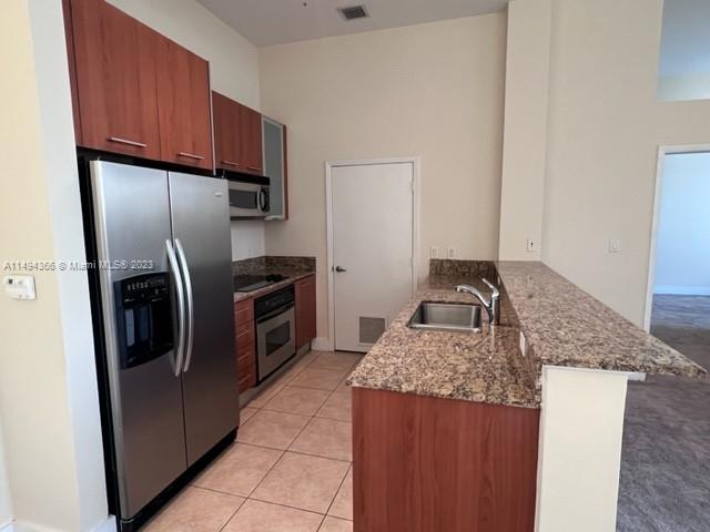 METROPOLIS II AT DADELAND - Residential Lease