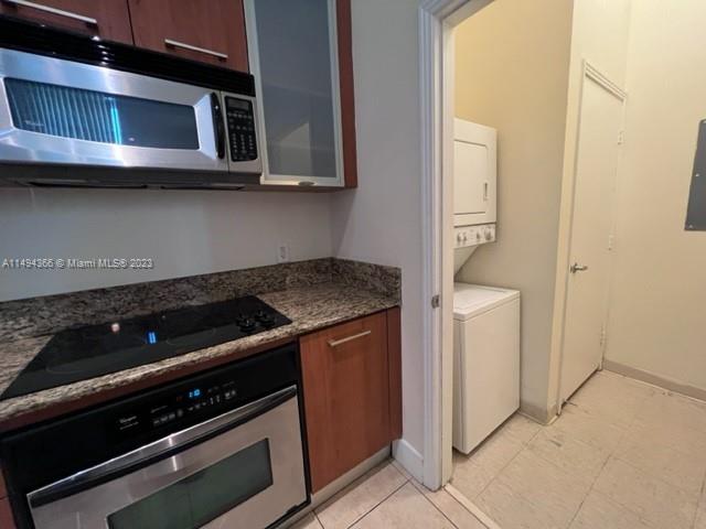 METROPOLIS II AT DADELAND - Residential Lease