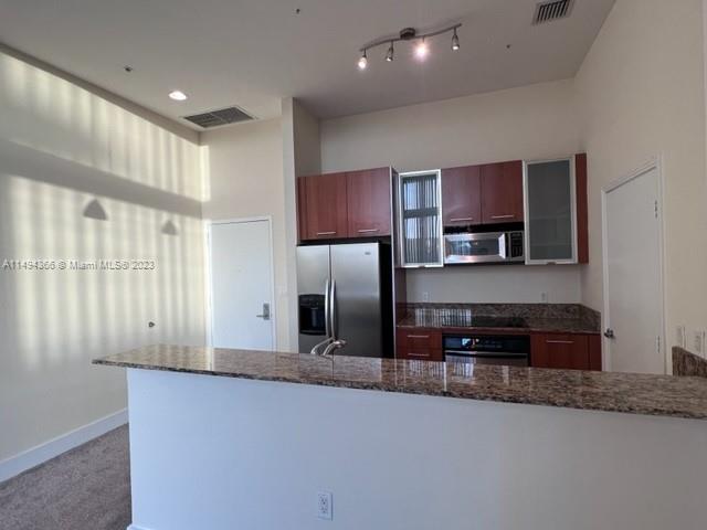 METROPOLIS II AT DADELAND - Residential Lease