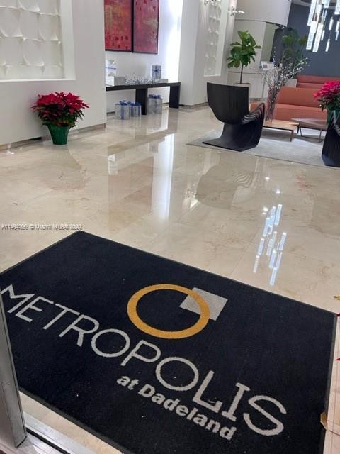 METROPOLIS II AT DADELAND - Residential Lease