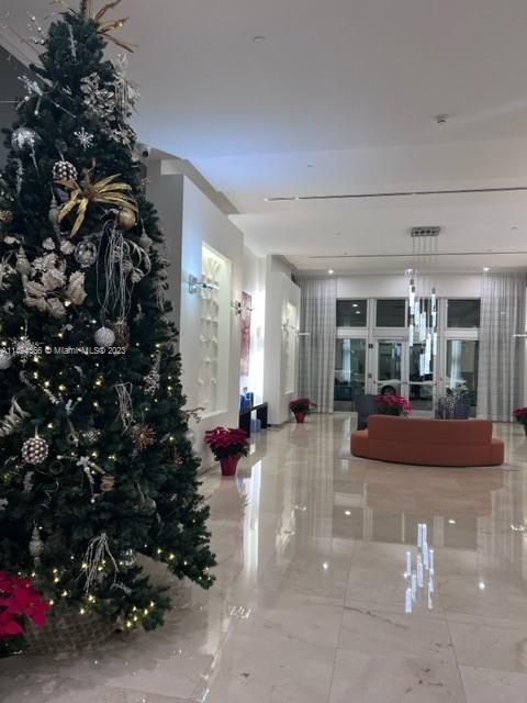 METROPOLIS II AT DADELAND - Residential Lease