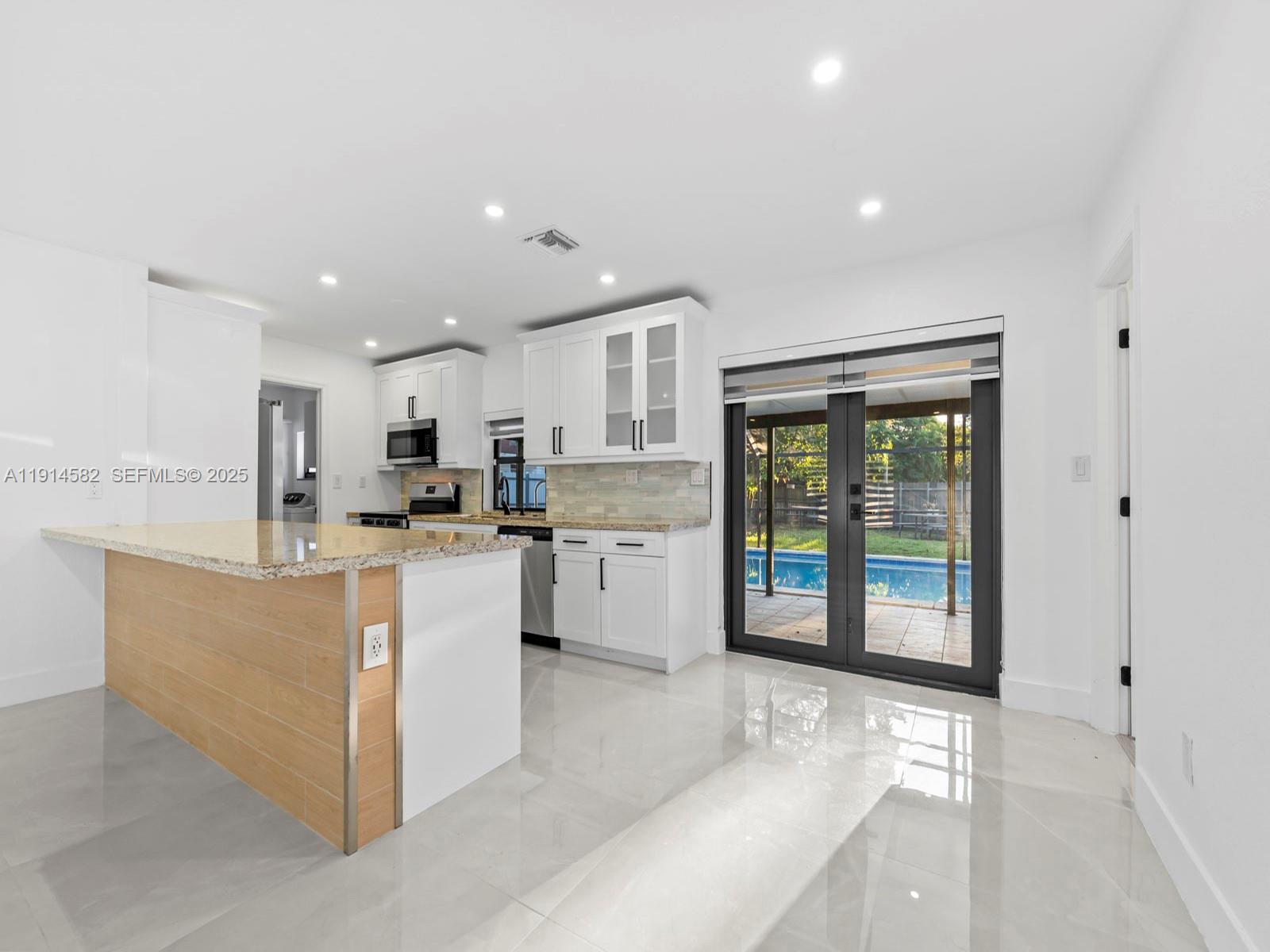 CUTLER RIDGE PINES - Residential Lease