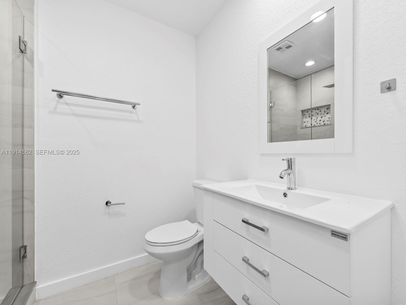 CUTLER RIDGE PINES - Residential Lease