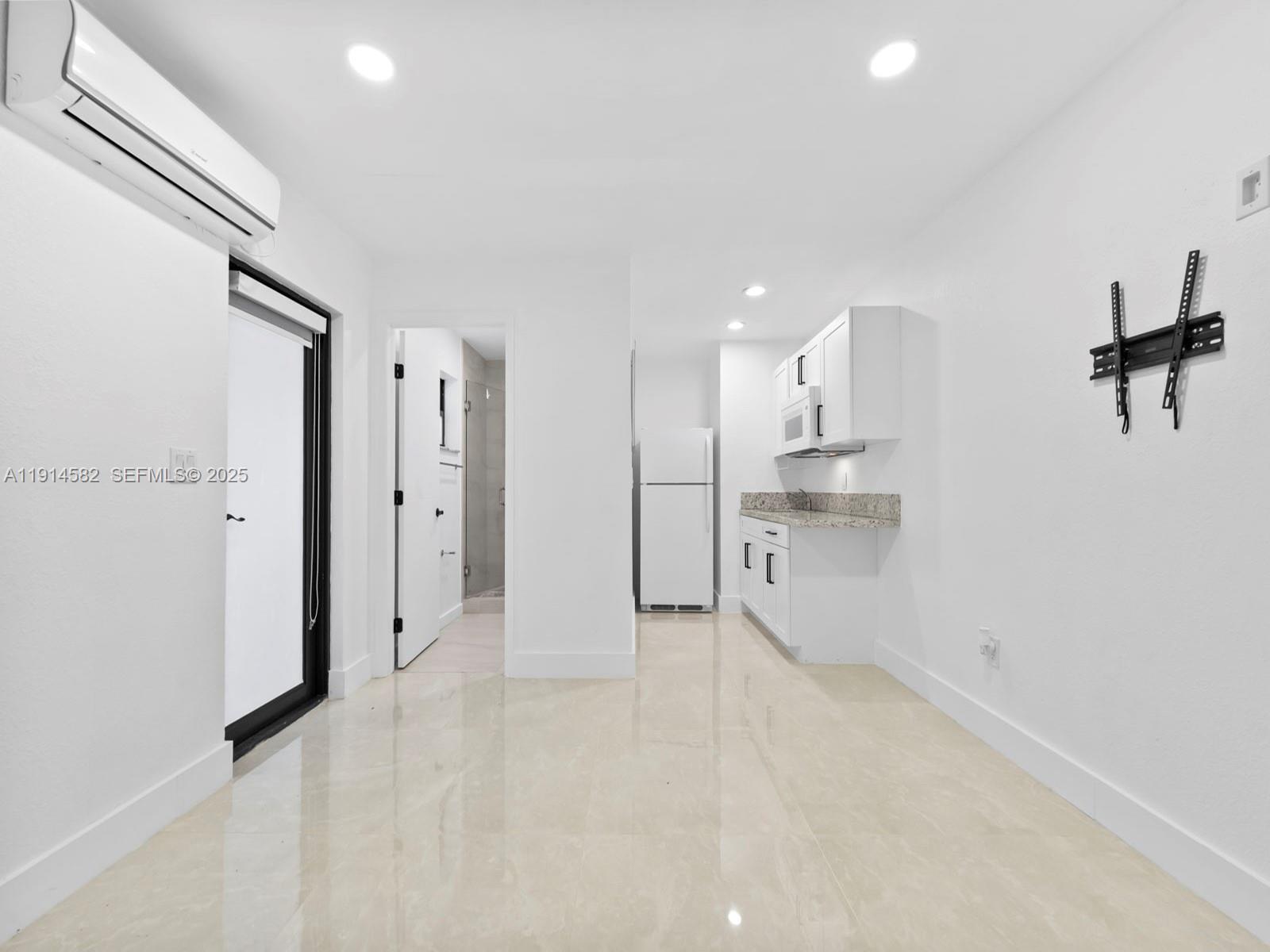 CUTLER RIDGE PINES - Residential Lease