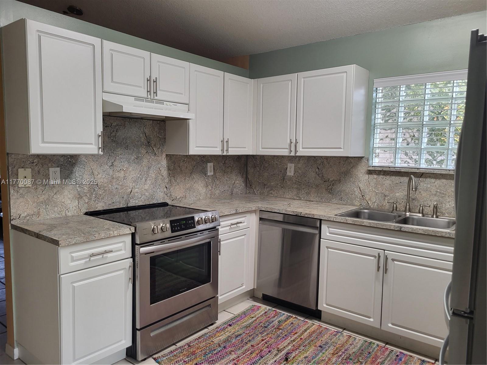 BRIGHTONS MEADOW TRACE - Residential