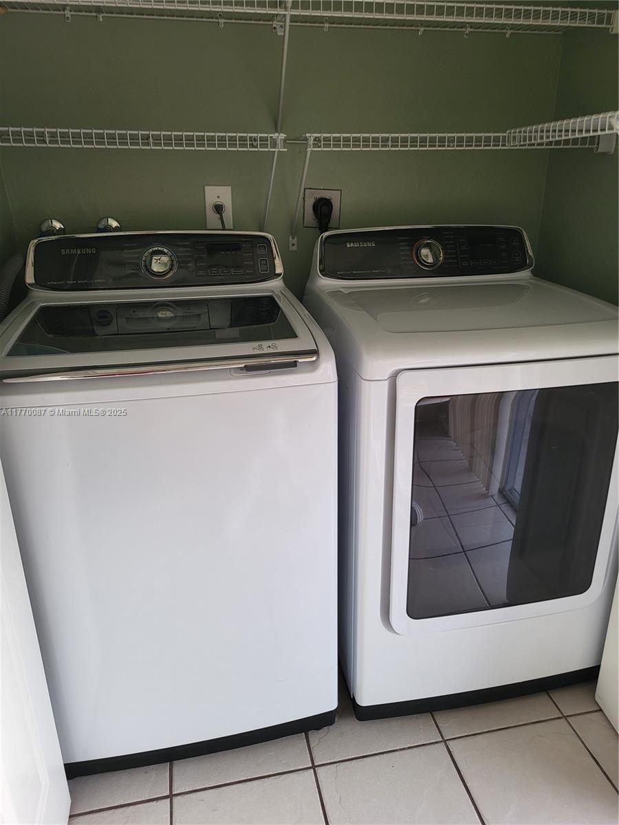 BRIGHTONS MEADOW TRACE - Residential