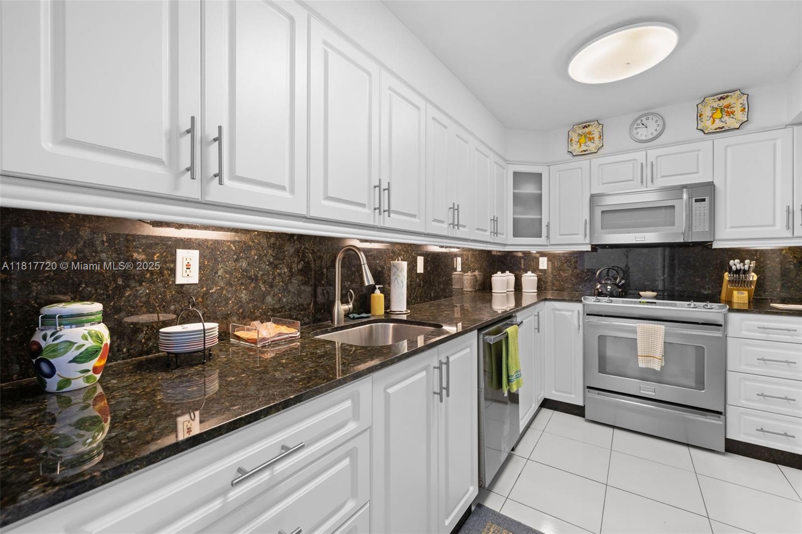 9500 OCEANS CONDO - Residential Lease