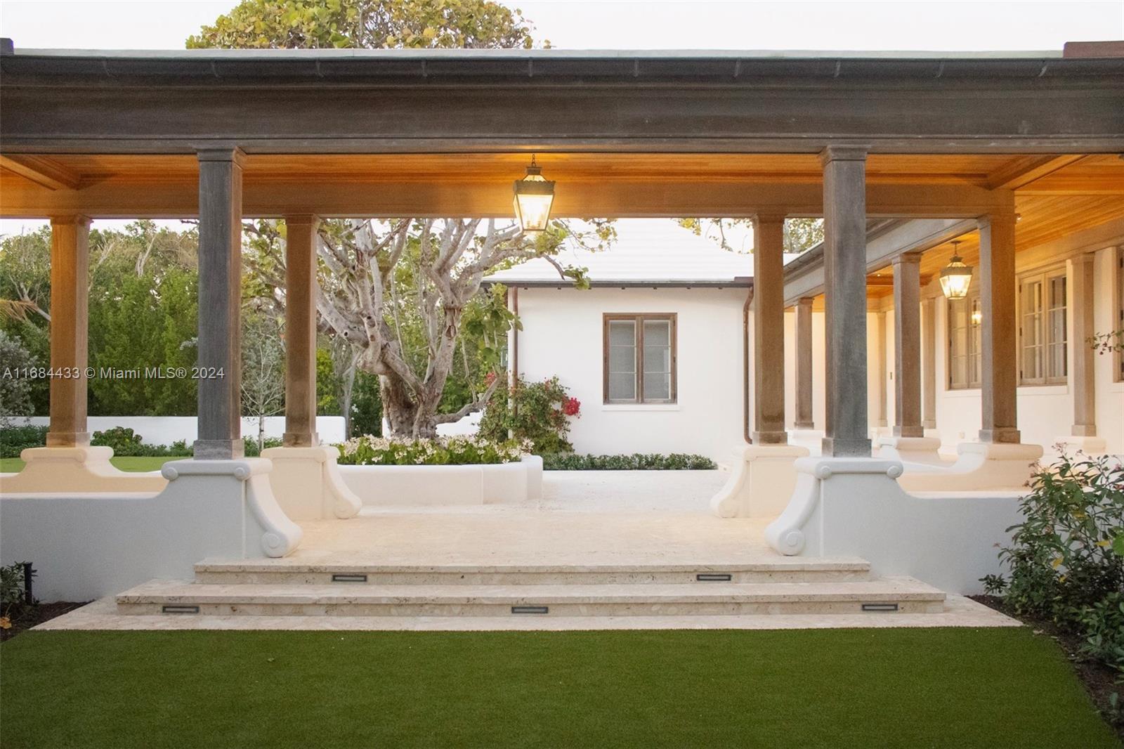 JUPITER ISLAND - Residential