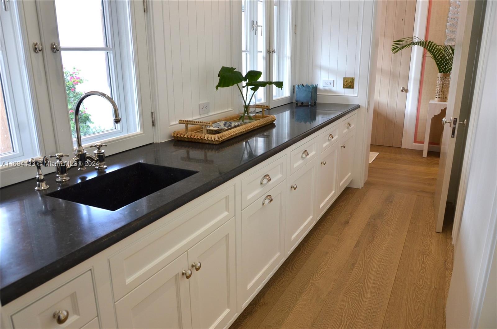 JUPITER ISLAND - Residential